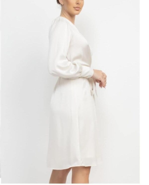 Vestido satín elegante